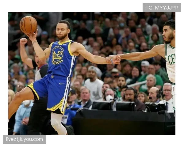 全面解析NBA合理冲撞区规则，看完就懂不再被吹进攻犯规。